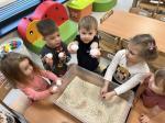 Zimowy kącik sensoryczny w grupie Biedronek